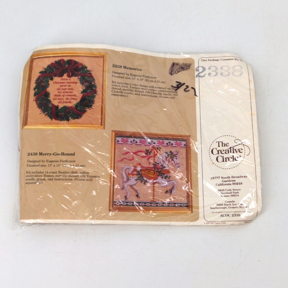 The Creative Circle Needlecraft Kit #2338 Memories Christmas Wreath NOS 1987